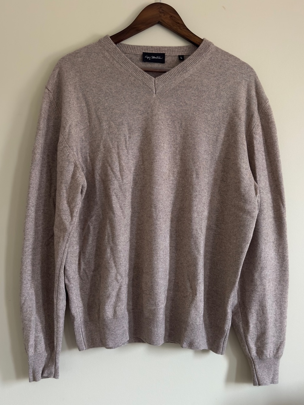 Enzo Mantovani Cashmere Silk Knit V-Neck Sweater in Oatmeal Beige